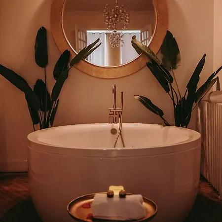 Maison Marie-astrid, Avec Balneo Privee Guest house *